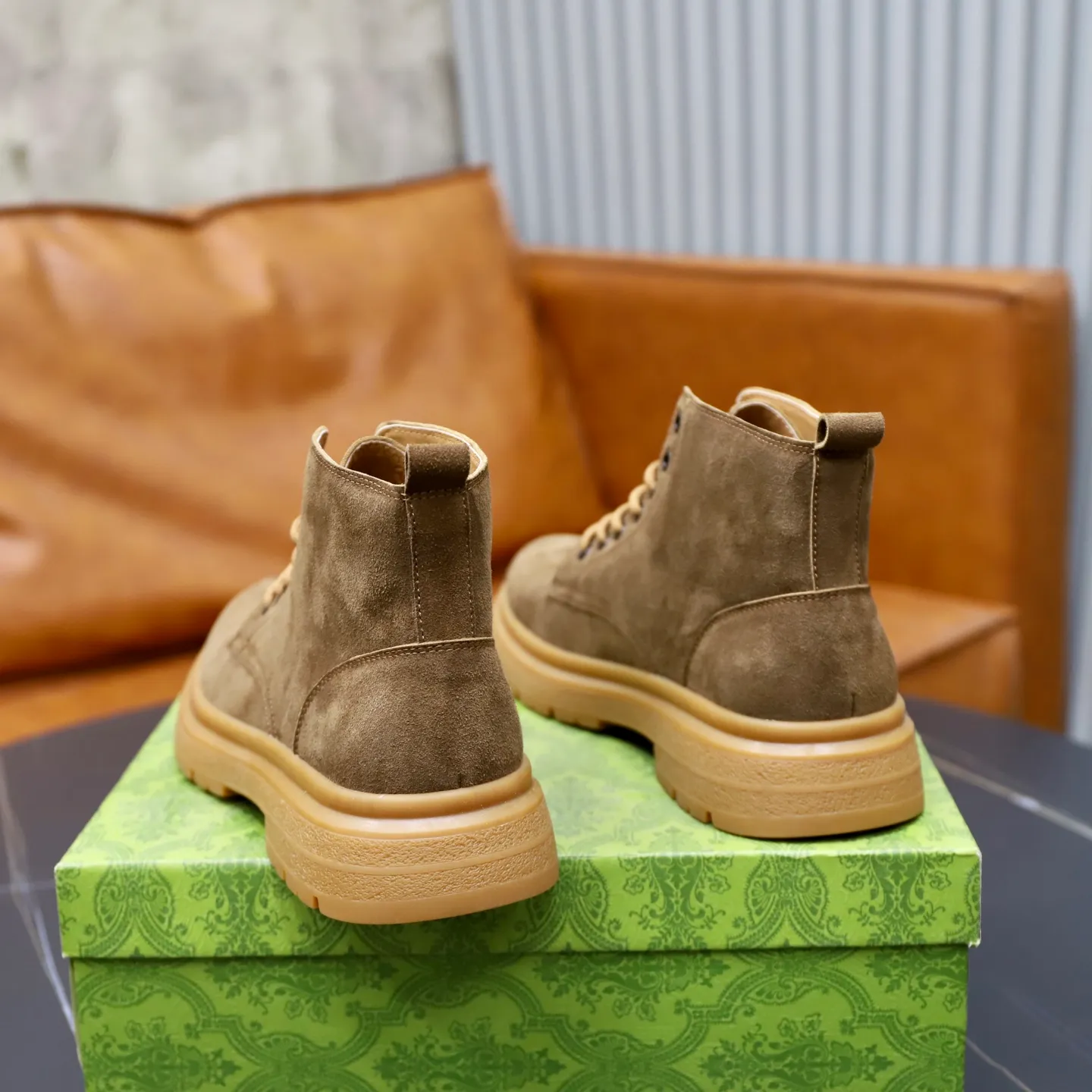 Men's shoes: 440💰Fleece lining, pigskin lining🙅‍♂️🙅‍♂️🙅‍♂️ Brand: GUCCI Standard code: 38–44 (45 can be customized) Grade: Same as the official website Material: Original cowhide fabric Comfortable pigskin + plush lining (optional) Lightweight and wear-resistant outsole Style category: Men's fashion casual shoes and boots Running Sports shoes, distinguished luxury brand elements, top luxury, color: actual picture color